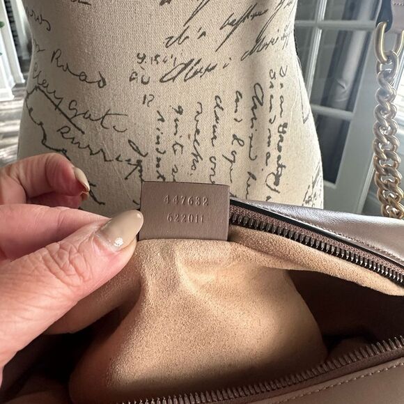 Authentic Gucci GG Marmont Matelasse Leather Crossbody Bag - Picture 10 of 17